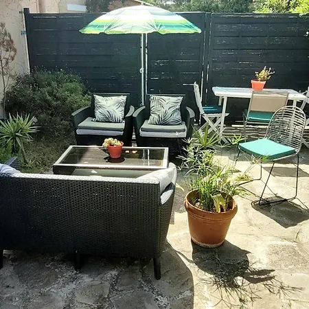 And Garden Blue Eden, Plages De Saint-raphael Cote D Azur