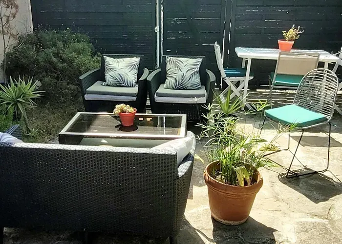 And Garden Blue Eden, Plages De Saint-raphael Cote D Azur